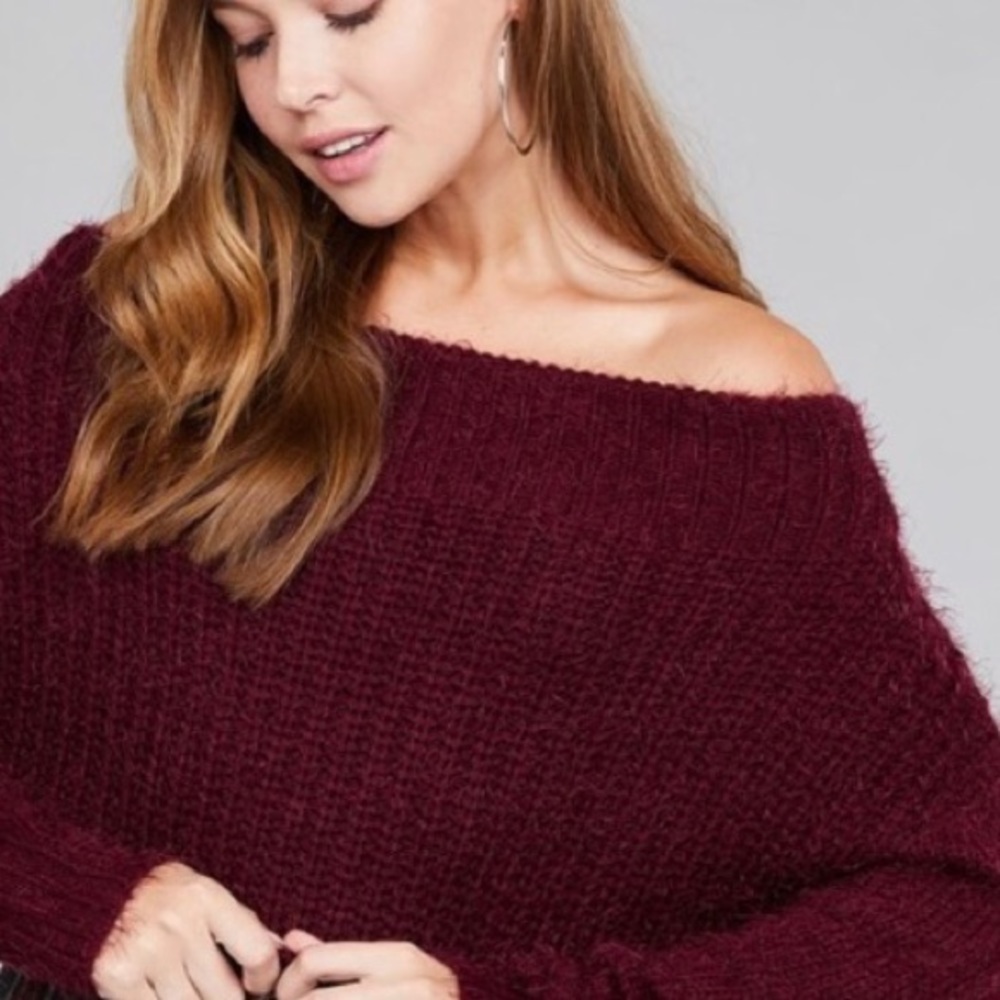 LAST 1 Fuzzy Sweater in Wine